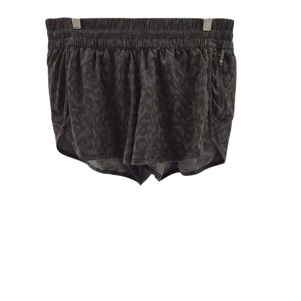 Lululemon Tracker Short V 4" Black 12